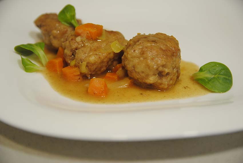 Receta de albondigas de carne en salsa