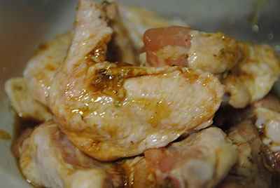 Receta de Alitas de pollo al horno con salsa de soja y miel paso a paso