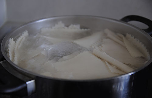 Receta de canelones de atún, tomate y huevo  paso a paso