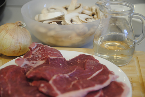 Receta de Filetes de ternera en salsa con champiñones paso a paso