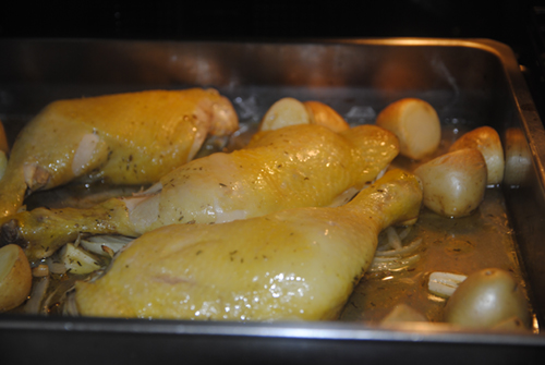 Receta de Muslos de pollo al horno con patatas paso a paso