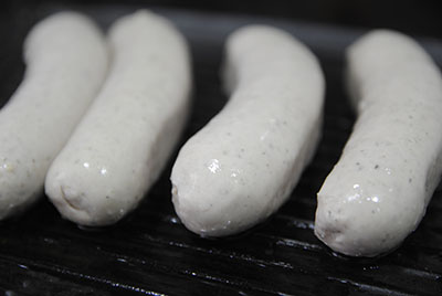 Receta de Salchichas bratwurst a la cerveza paso a paso